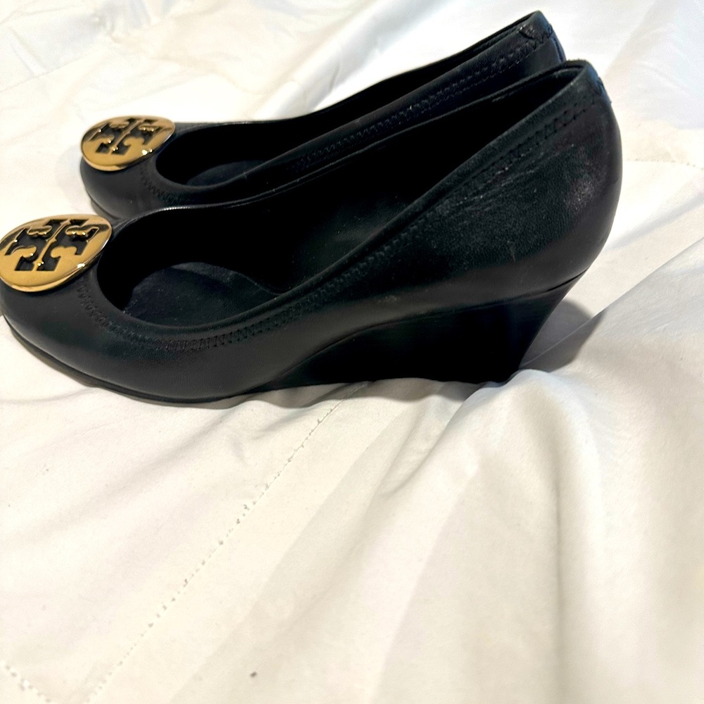Tory Burch Leather wedges size 8
